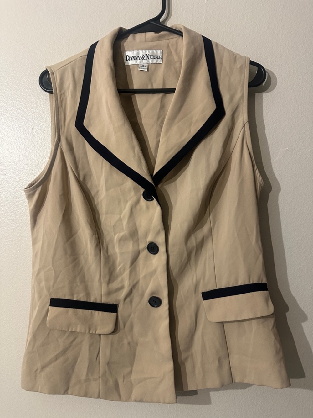 Danny & Nicole Tan Sleeveless Blazer with Black Trim Sz 14